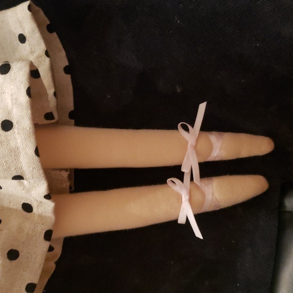 💥BUY 2 GET 1 FREE  Alimrose Piper Doll - Black Spot, Retail Price $59.99 - Picture 7 of 8